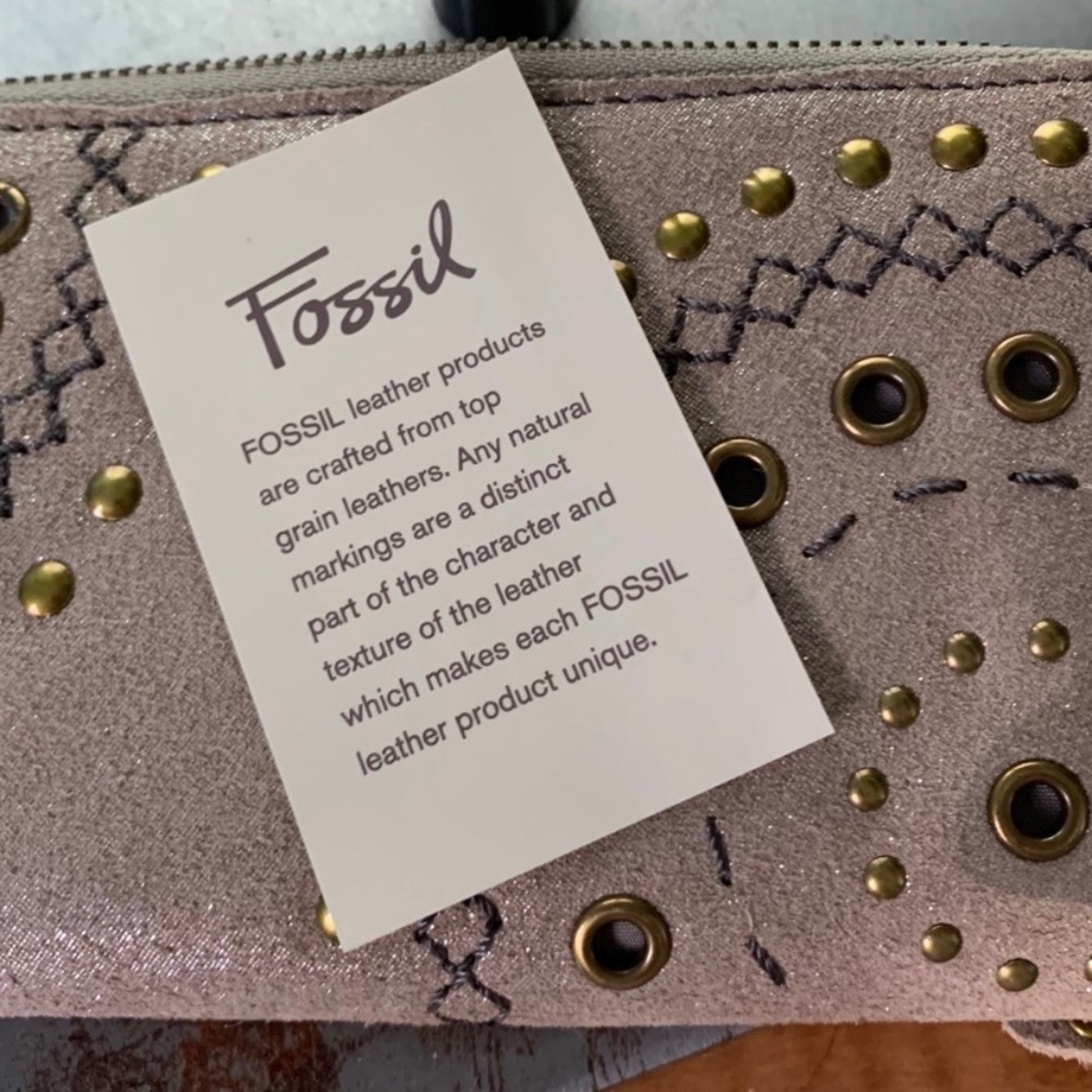 NWT Fossil wallet Y2K